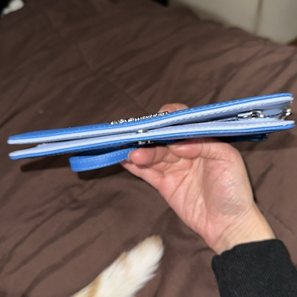 Steve Madden blue white and silver snap button long wallet with wrist strap NWOT - Picture 7 of 9